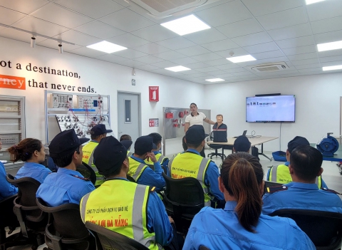 Tổ chức đào tạo sơ cứu thương cho nhân viên bảo vệ tại nhà máy Heineken Hà Nội và Tiền Giang