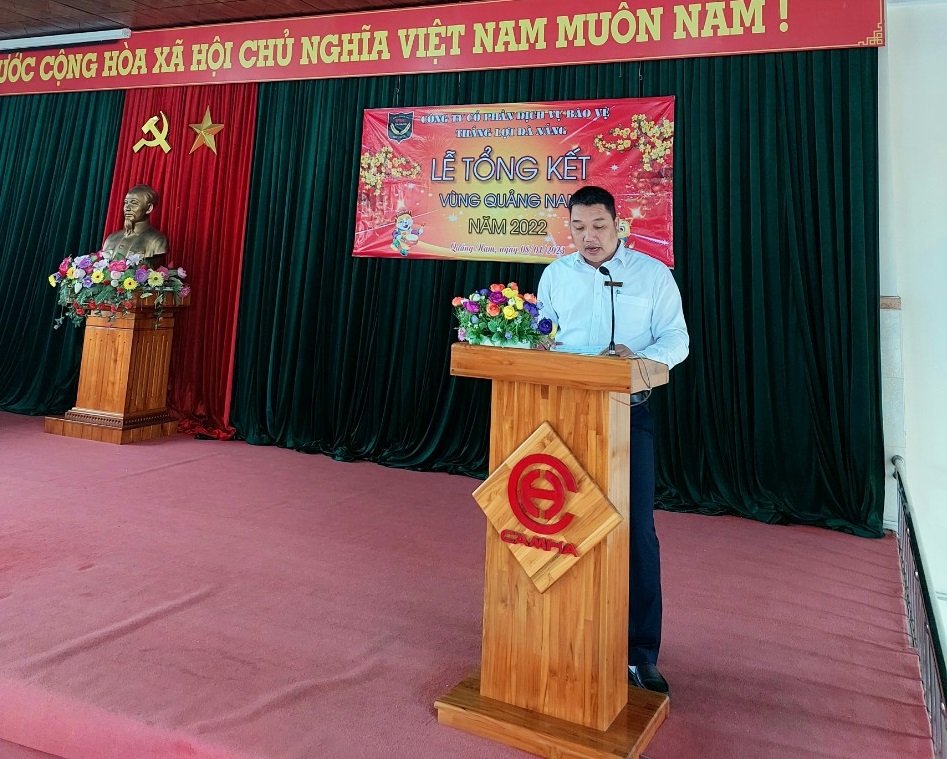 Phó GĐ công ty- TP. Nghiệp Vụ phát biểu ở vùng Quảng Nam
